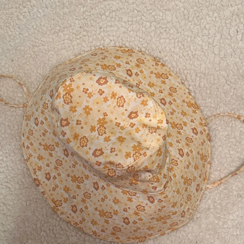 Lack Of Color Cream & Mustard Floral Sun Bucket Hat - Picture 4 of 4
